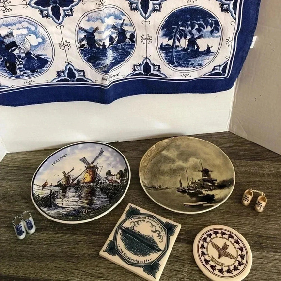 Vtg Holland  Souvenir Bundle - Picture 1 of 15